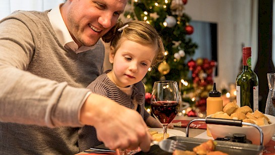 gourmetten, bron foto: https://newsroom.landal.com/kerst--en-winteractiviteiten-op-de-parken-van-landal-greenparks/